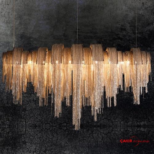 قلادة ذهبية على شكل شلال بتصميم خريفي ذهبي