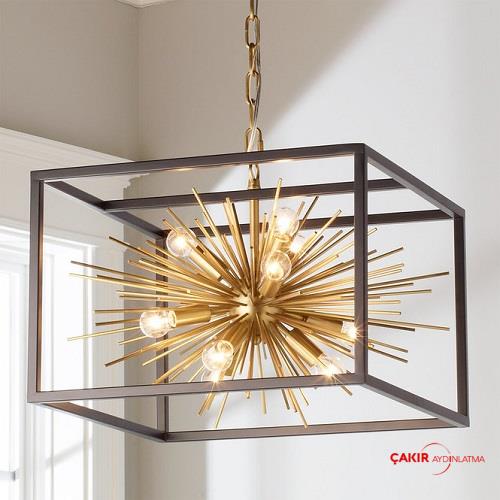 ثريا ذهبية على شكل نجمة متلألئة مع تفاصيل ذهبية